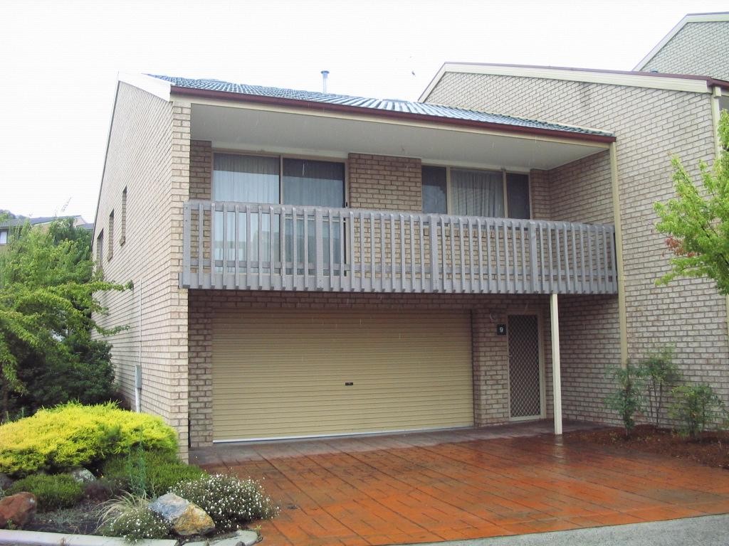 Three Bedroom Affordable Townhouse in Great Location